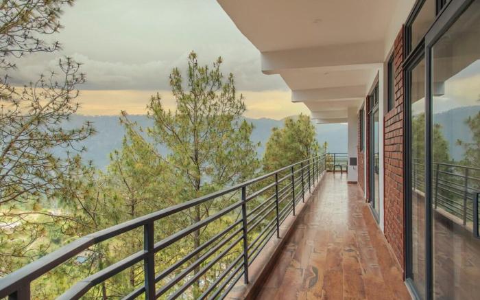 Kasauli Hill Crest Luxury 2 BHK Valley View