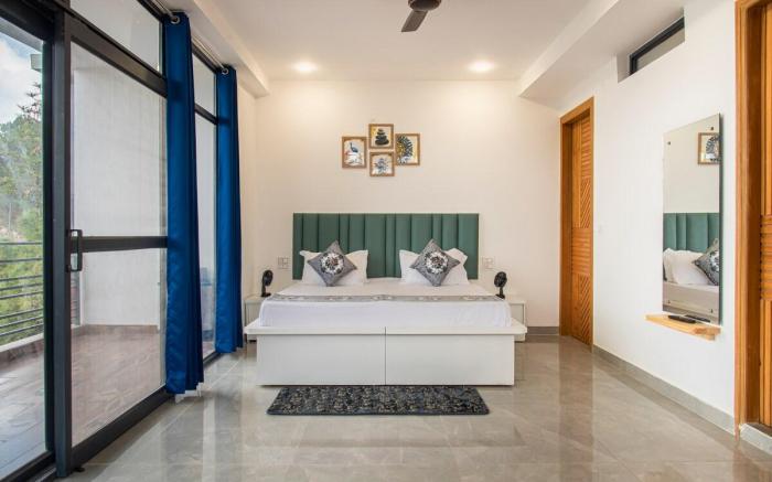 Kasauli Hill Crest Luxury 2 BHK Valley View