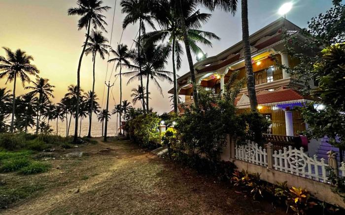 Kovalam Beach house - room102