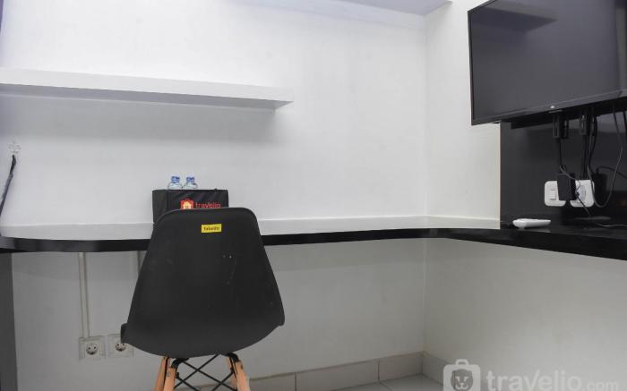 Comfy Tidy Studio Amethyst Apartment By Travelio