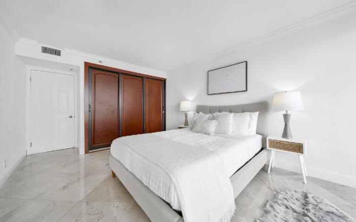 Unforgettable Water Views Oasis