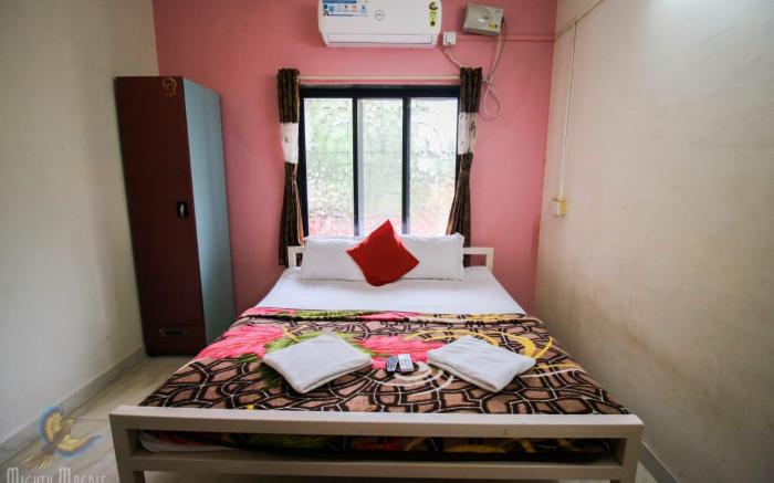 Redstone House by Ekdant Holiday Home