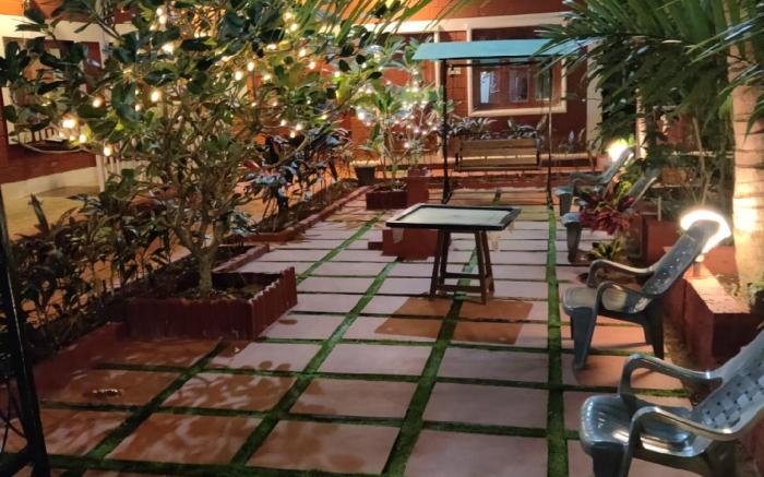 Redstone House by Ekdant Holiday Home