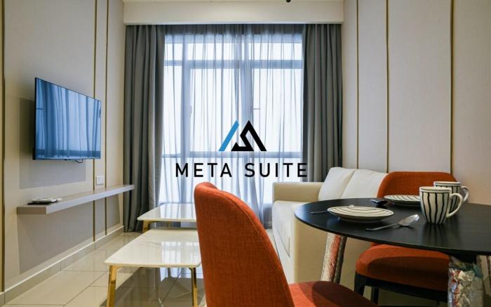 Sky pool 4 star hotel grade stay in i-City 8