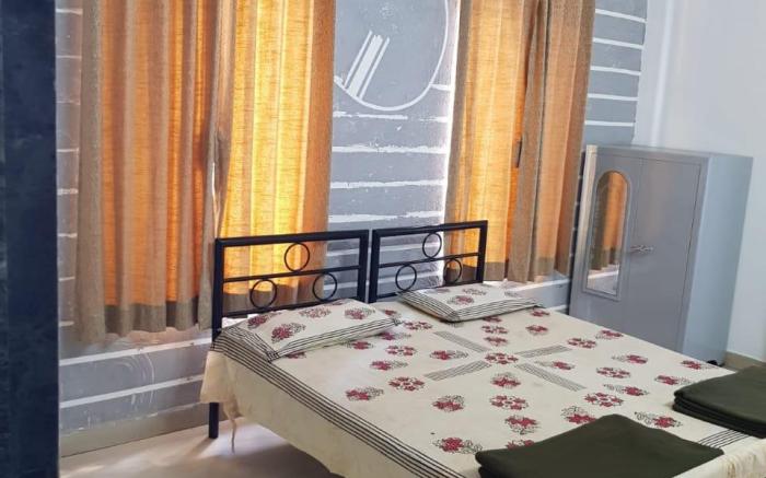 Om Shree Yatri Niwas