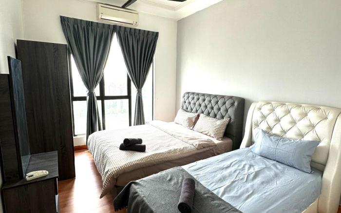B2004 Platino 4Bedroom Netflix Paradigm Mall STAY