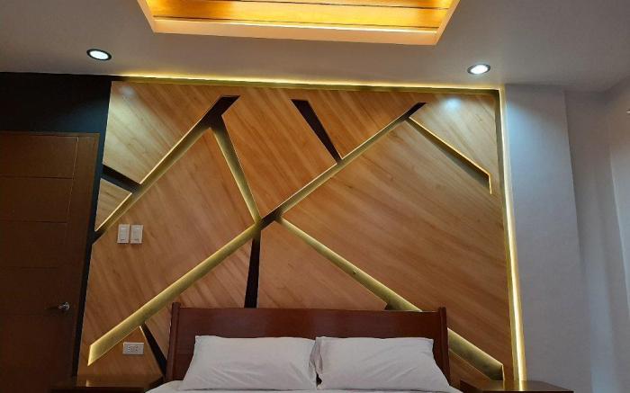 Private Room In An Amazing House-Right Next to CWC