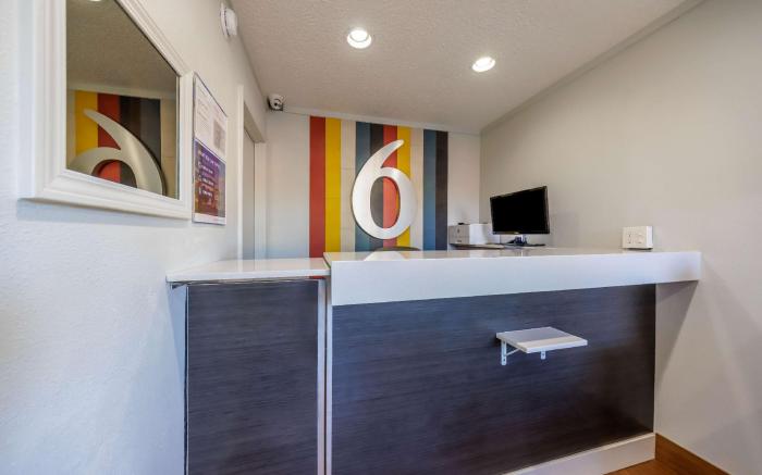 Motel 6 Portland, OR – Southeast