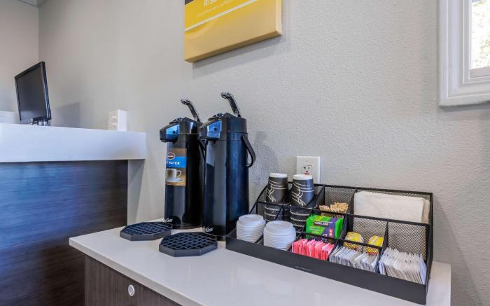 Motel 6 Portland, OR – Southeast