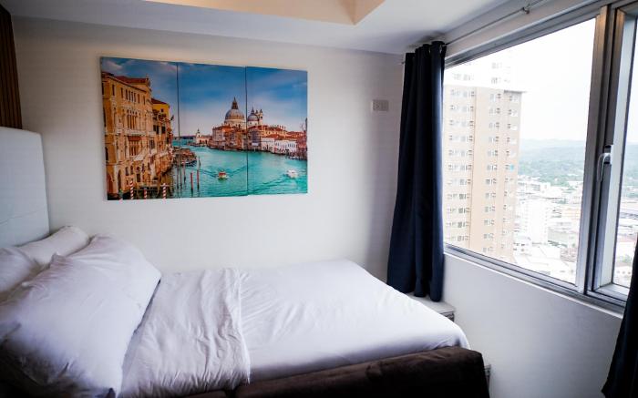 Modern Designed Studio Condo Near Ayala Centrio