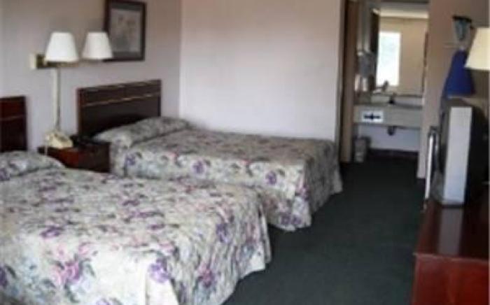 Camilla Inn & Suites