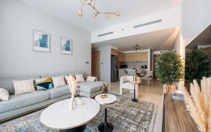 New! Luxurious stay Dubai Creek Balcony & View