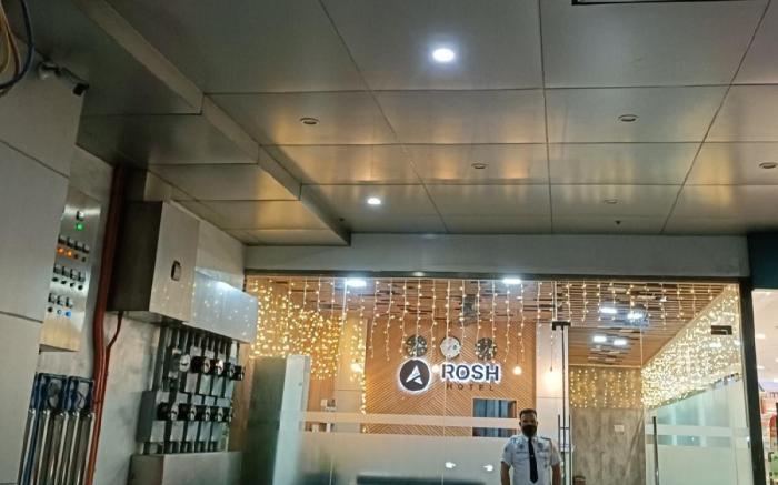 Rosh Hotel 