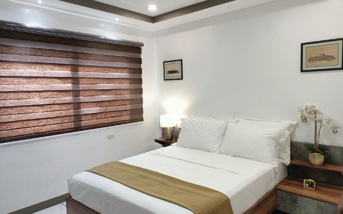 Rosh Hotel 