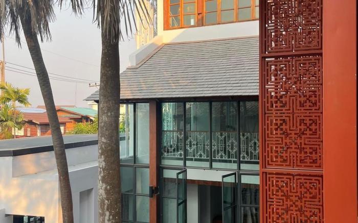 Villa Mahaphrom Hotel