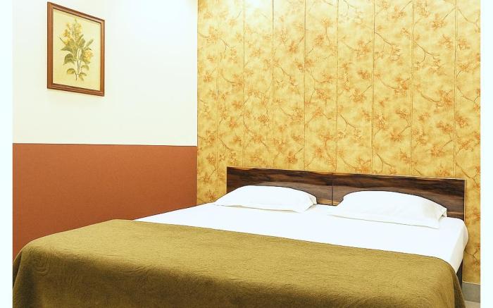 Goroomgo Anand Guest House Mathura