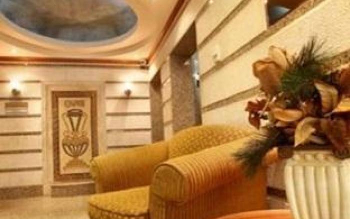 Capri Hotel Suites