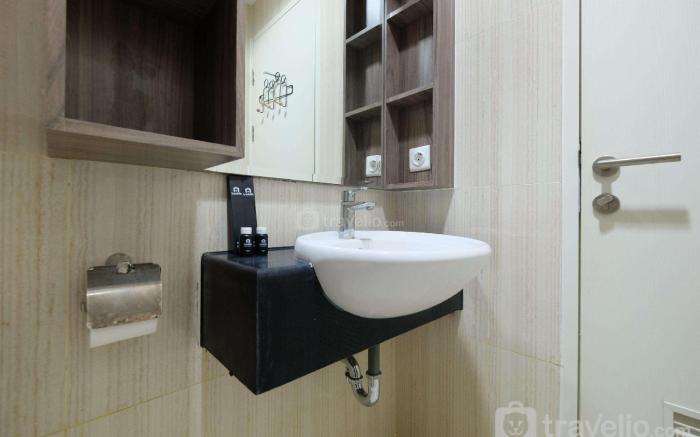 Nice Studio at Sentul Tower By Travelio