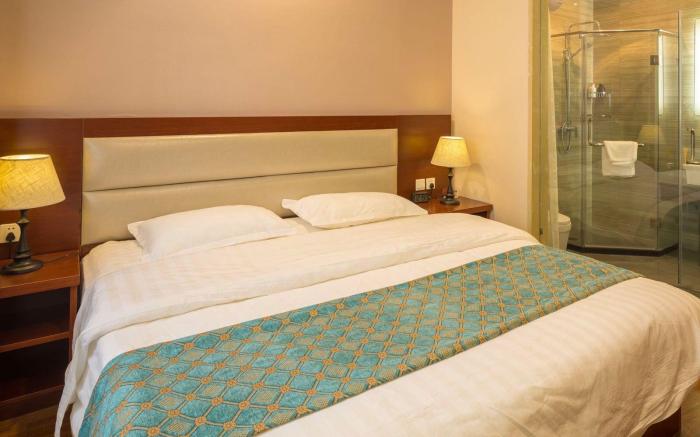 Hill Lily Hotel