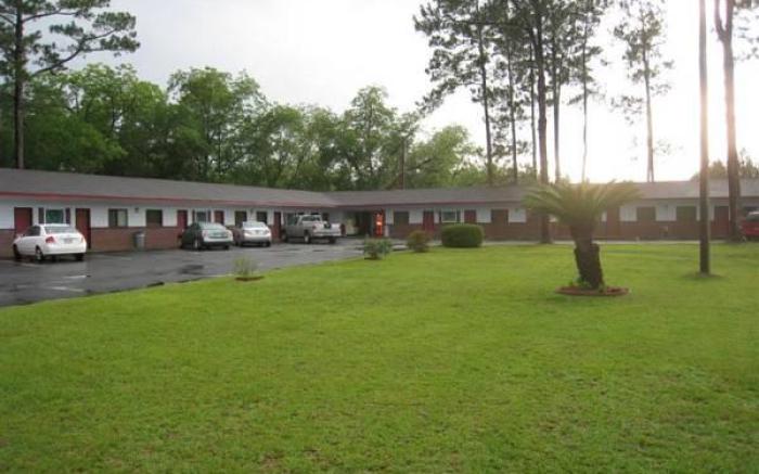 Cheerio Inn - Glennville