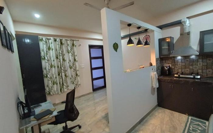 Modern 1BHK Fully Furnished Flat with Kitchen