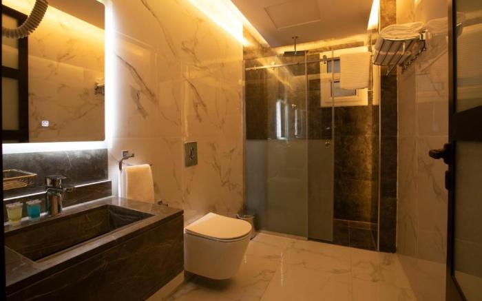Luxury Night Hotel