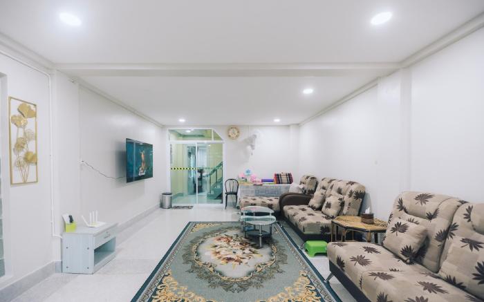 Paradise Found: 4BR, 6 min to Lee Garden