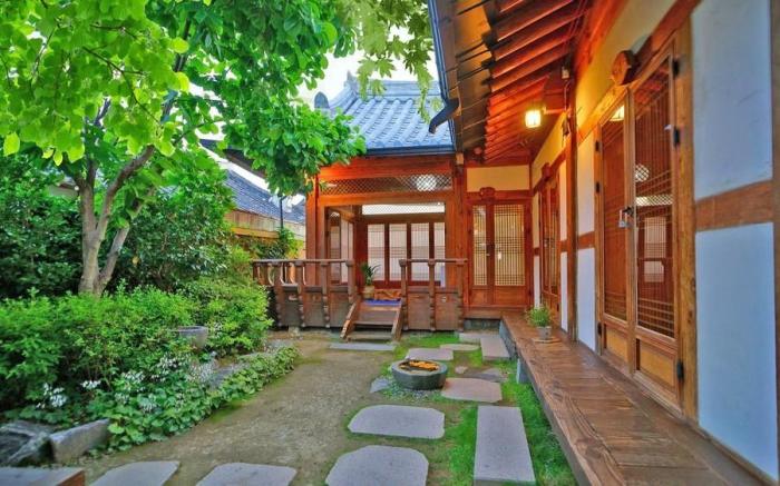 Sarangroo Hanok