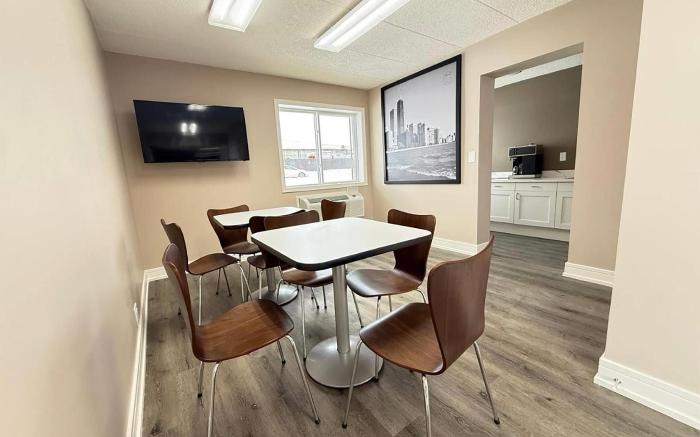 Super 8 by Wyndham Rockford South