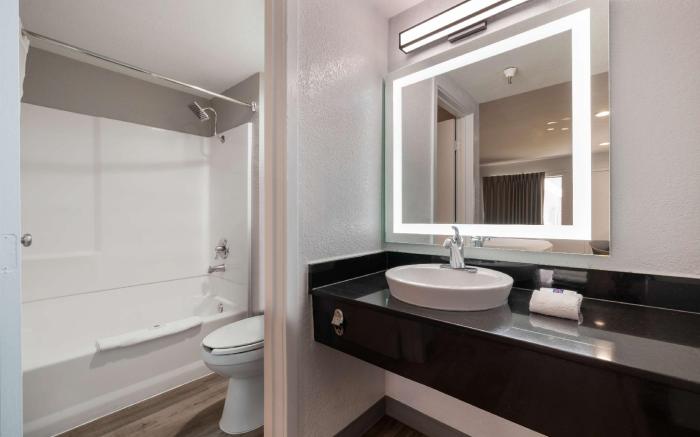 Motel 6 Santa Ana, CA