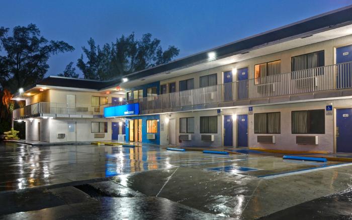 Motel 6 Dania Beach, FL