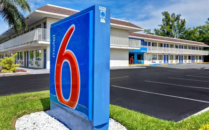 Motel 6 Dania Beach, FL