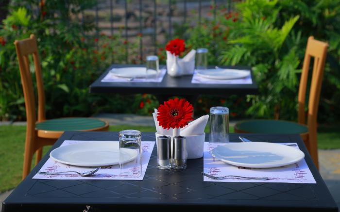 Athirappilly POLARIS - Riverside Pool Resort