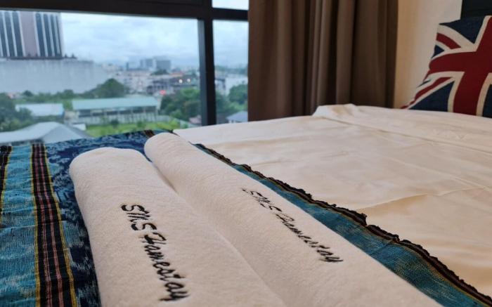 Lovely Kozi Square Studio Bedroom with Pool LV5D