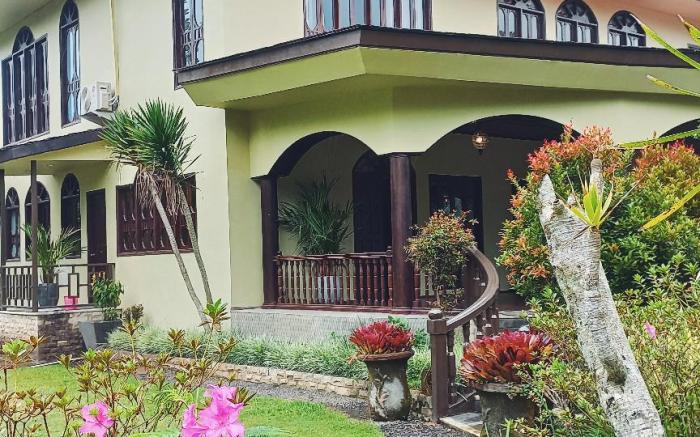 Golden Goose Villas