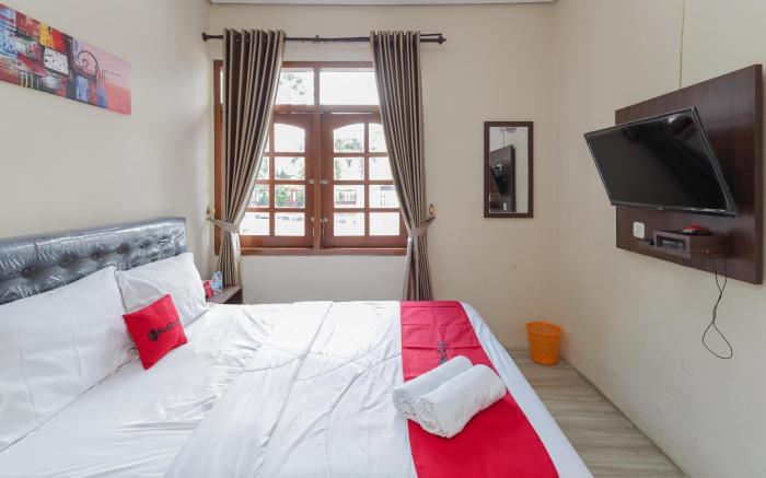 RedDoorz @ WR. Supratman Batu