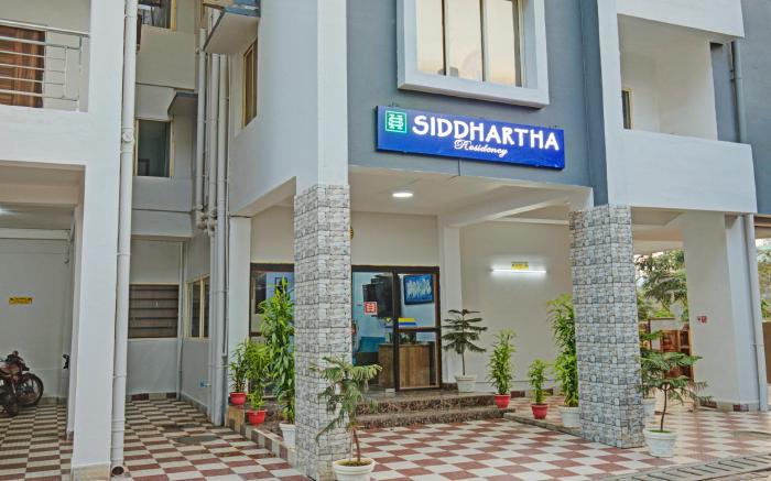 Itsy Hotels Sidhartha Residency