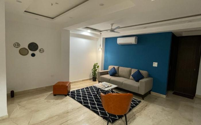 FlxHo Uno- Premium Private Room- Golf Course Road