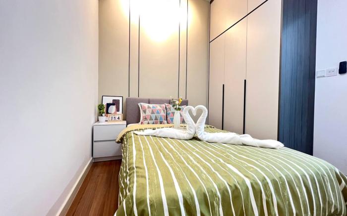 KLCC IKEA Sunway Velocity TRX MRT 10 Pax