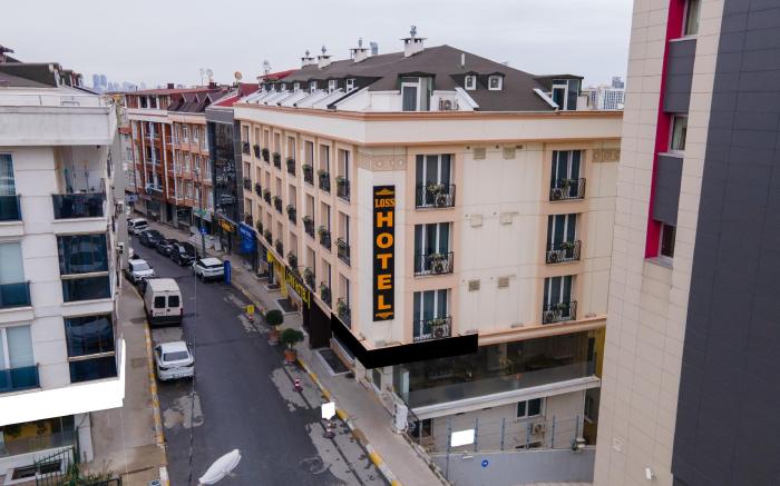 LOSS HOTEL