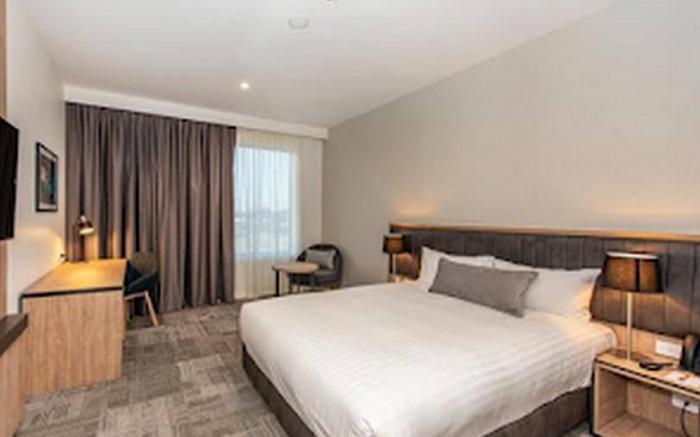 Sunrise Hotel And Conference Center