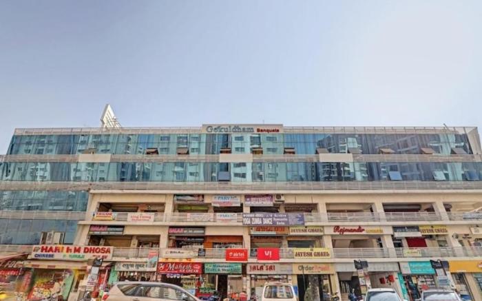 Hotel Gokuldham & Banquet