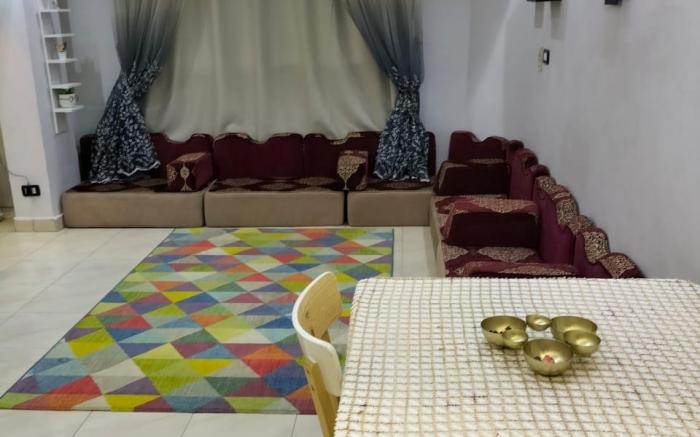 Home  مجهزة بالكامل نظيفة مريحة قريبة من الخدمات