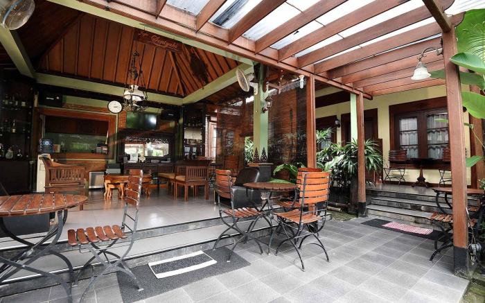 Ndalem Maharani Guest House