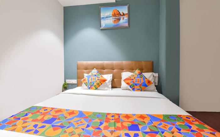 FabHotel Nidhivan - Udhana Teen Rasta