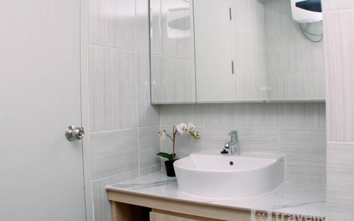 Modern Restful Studio Vasanta Innopark By Travelio