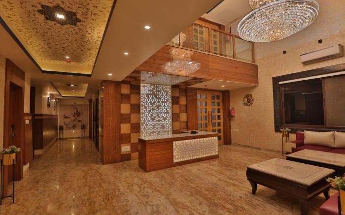 Hotel Candle Wood A Unit of A Plus Hospitality
