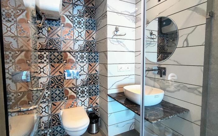 Hotel Luxury Inn by Stotrak Hospitality  