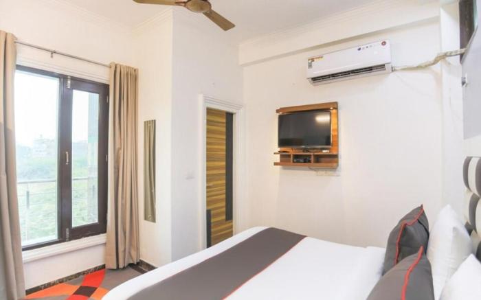 Sangvi Palace Hotel
