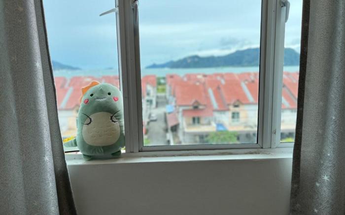Seaview Cube lll w/Sky Pool